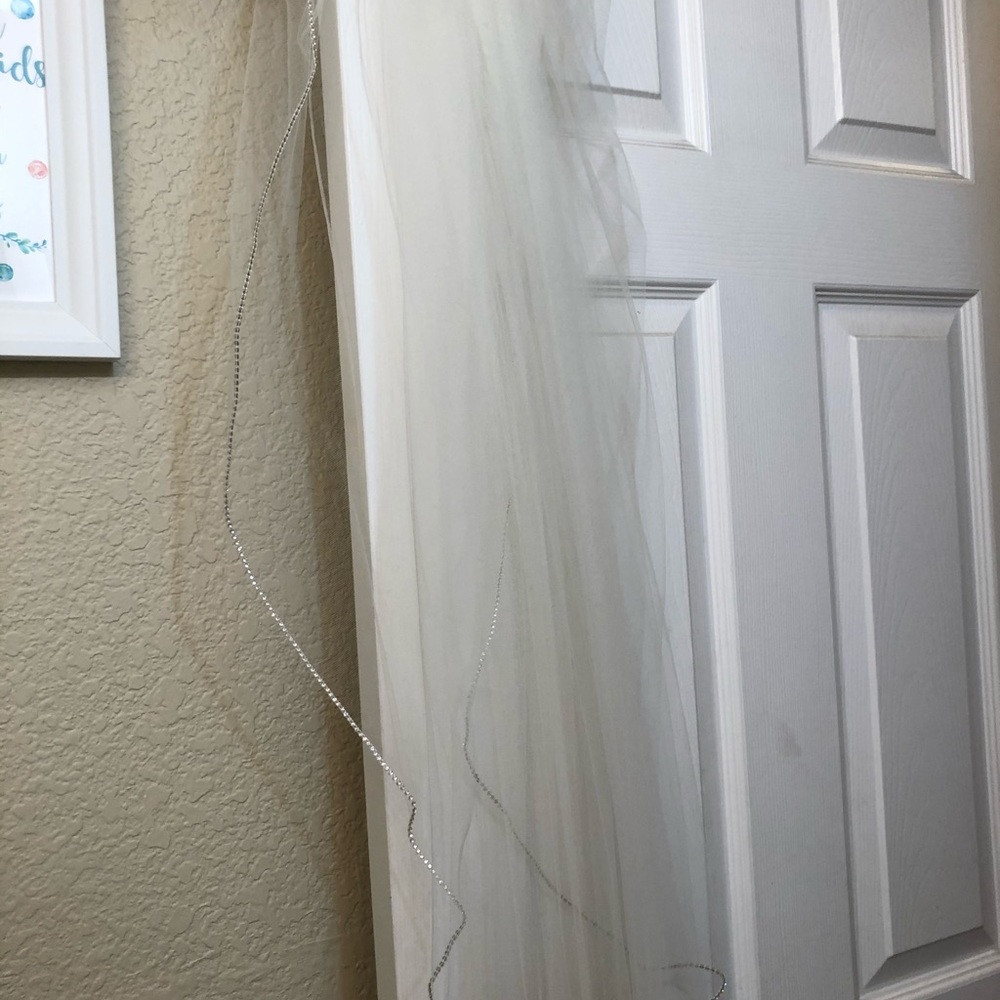 Wedding lace veil with rhinestones - Picture 2 of 4